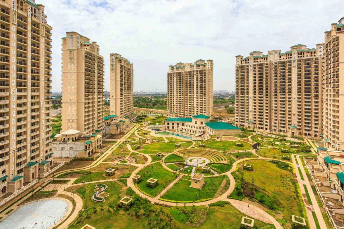 Best Society for Working Professionals in Greater Noida West (2026 Guide)